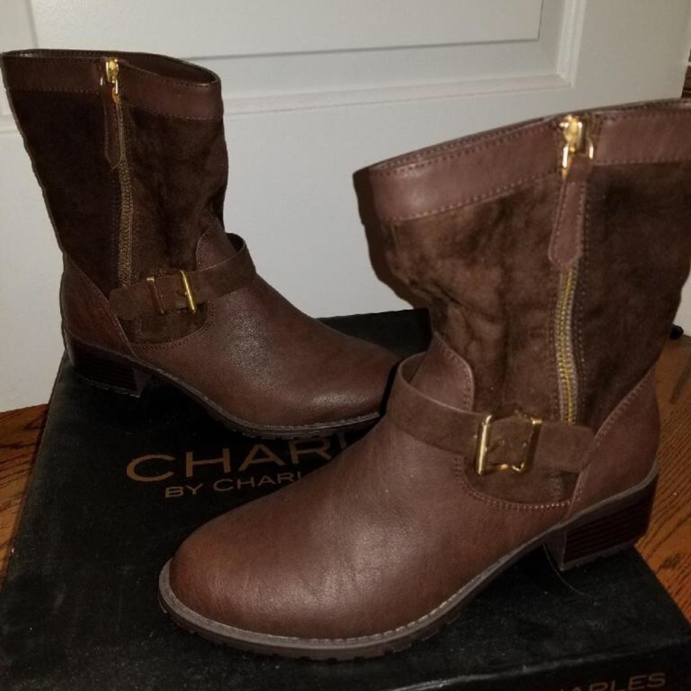 NEVER WORN! Charles David Janelle